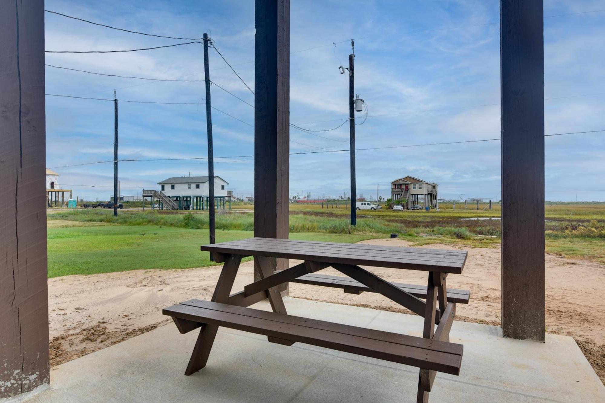 Walk To Ocean Home With Deck In Surfside Beach! Exterior photo