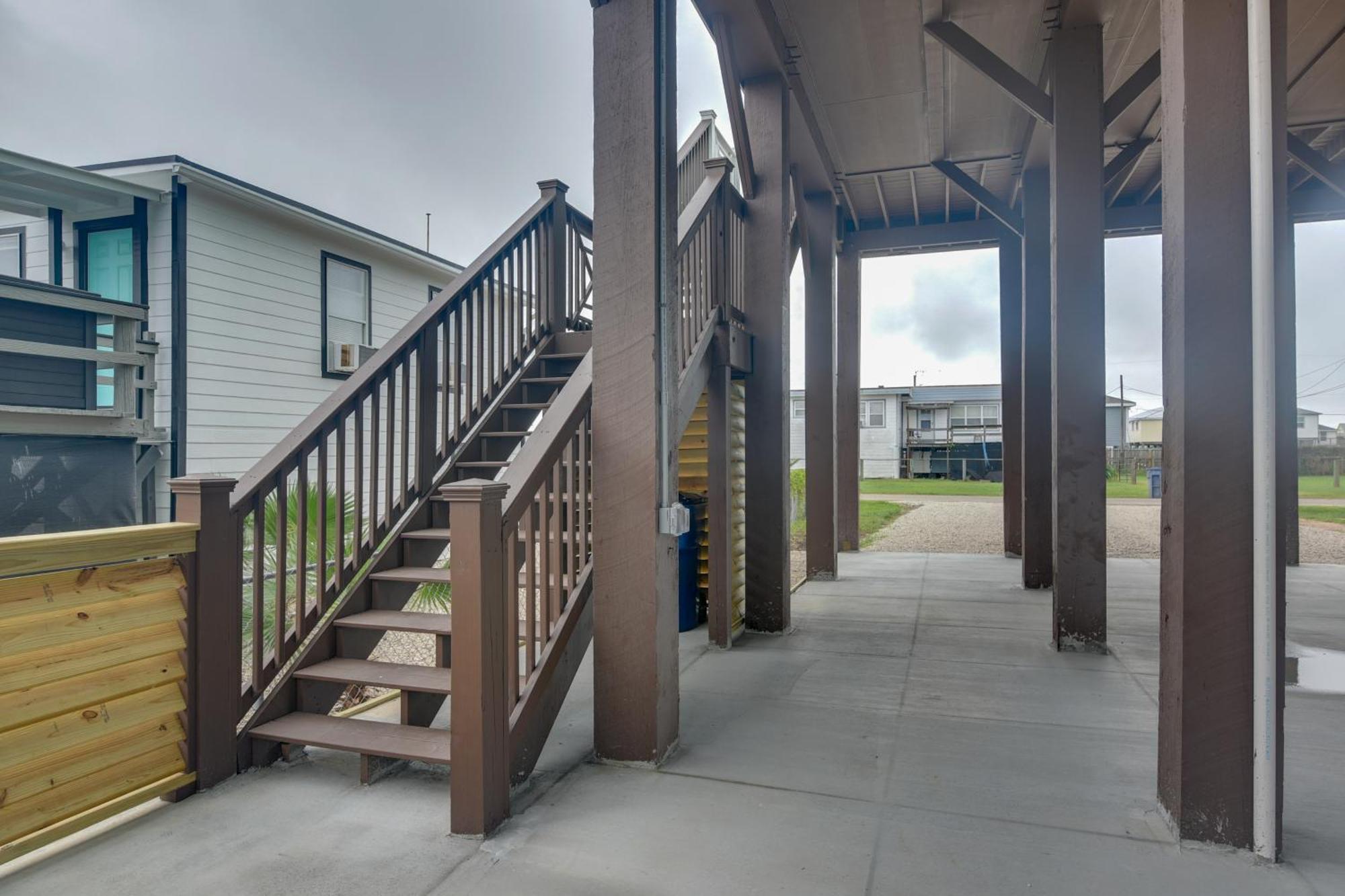 Walk To Ocean Home With Deck In Surfside Beach! Exterior photo